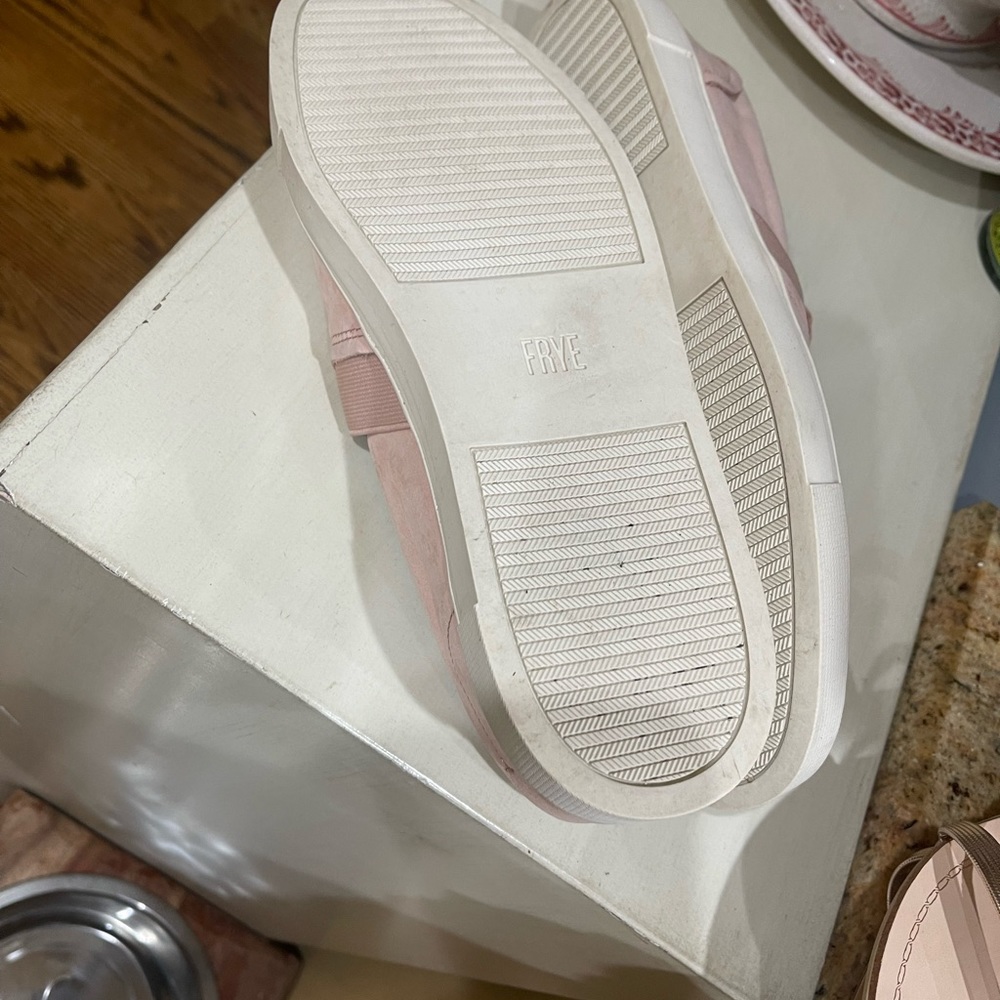 Suede, worn twice - Picture 3 of 4